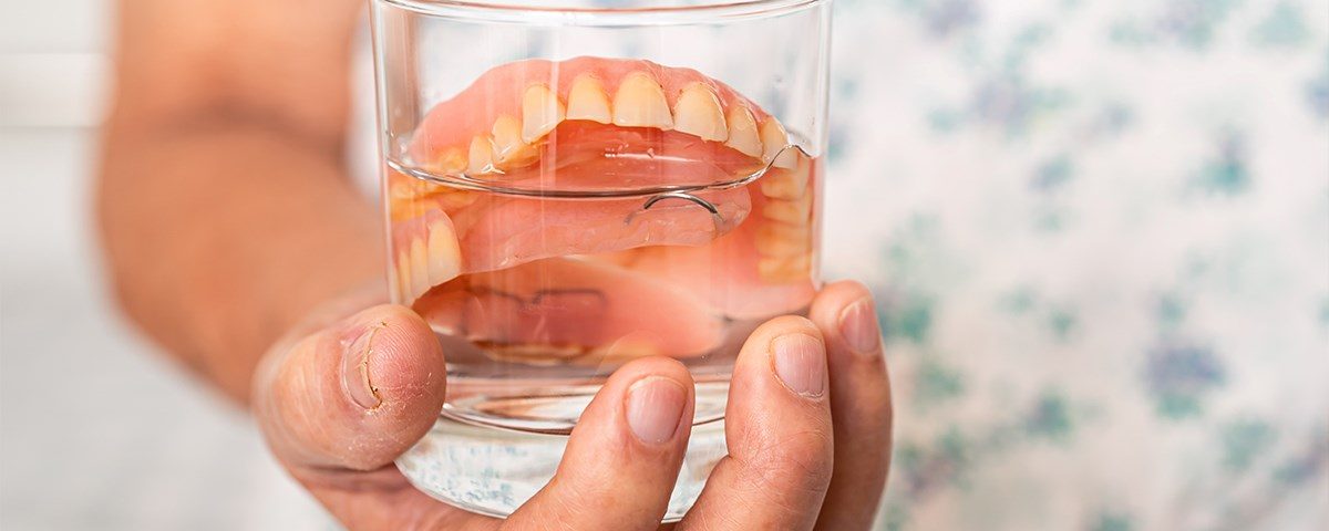 What are the Denture Adhesive Poisoning Symptoms?